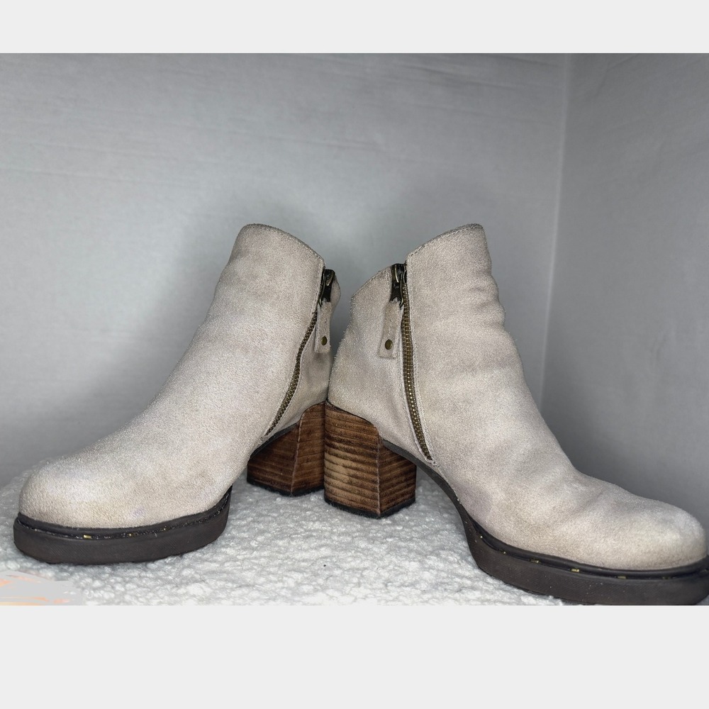 OTBT‎ Beige Stone Suede Leather Stud Platform Ankle Boots Womens 6 Chunky Heel - Picture 3 of 11